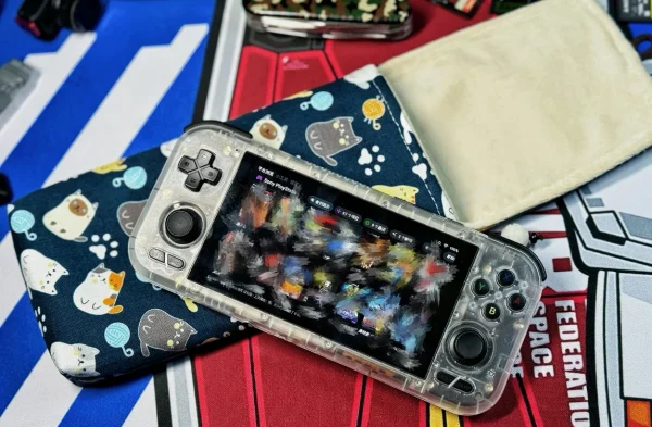 Retroid Pocket 4 Pro Handheld Game Console 4.7 Inch Touch Screen RAM 4GB/8GB Bluetooth 5.2 5000mAh Games Hobbies Gift PSP PS2